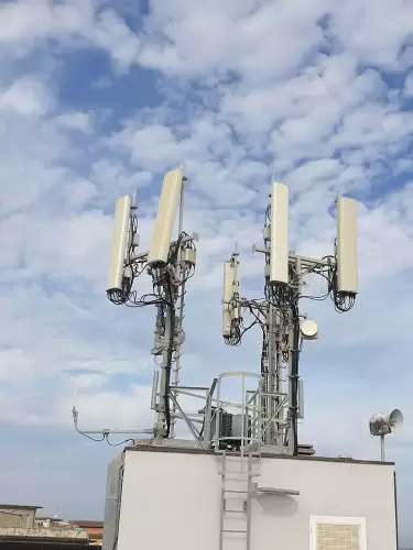 Installazione di pali, rinforzi, supporti per antenne e carpenterie-2