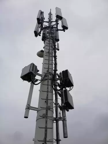 Installazione di pali, rinforzi, supporti per antenne e carpenterie-4